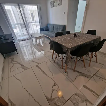Cozy 1 Bedroom City-center F *